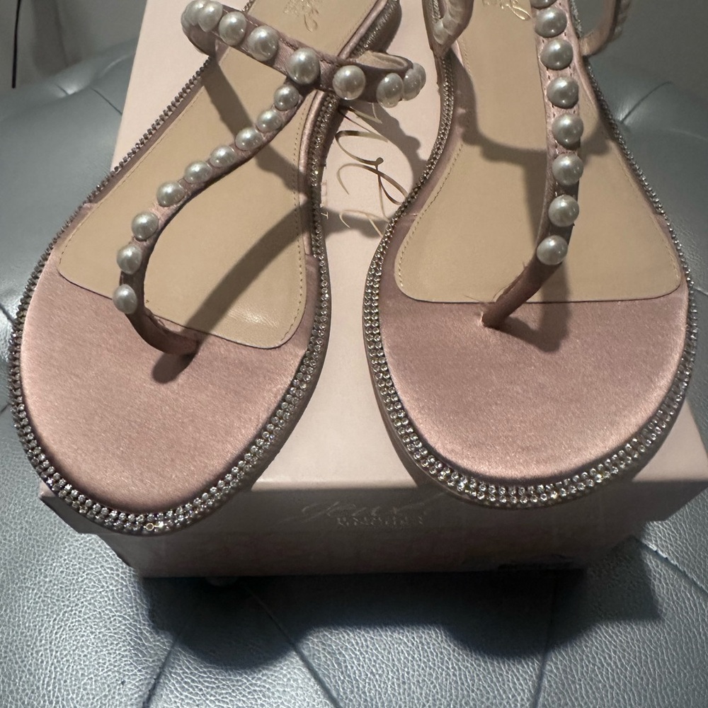 New Jewel Badgley Mischka Women's Grant Blush Satin, Pearl Stud Sandals size 11